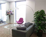 14 オフィス エントランスロビー 観葉植物 造花 装飾