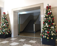 17 神戸市 中央区 郵船不動産 神戸郵船ビル エントランス クリスマスツリー