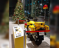 23 みなとみらい 展示場 ソリ クリスマス デコレーション パトロールカー フォトスポット SEASONS 事例
