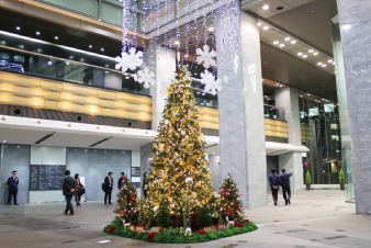 オフィスビル　クリスマス装飾