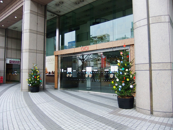 有楽町丸井 クリスマスツリー width=