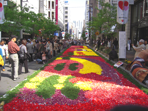 銀座みゆき通り フラワーカーペット