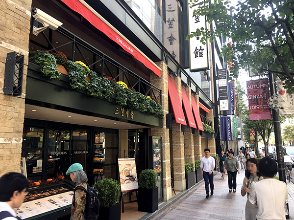 レストラン三笠会館本店 造花装飾