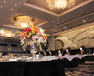 19 ホテルニューオータニ 鶴の間 年末パーティー 会場装飾 受付 エントランス 生花 SEASONS