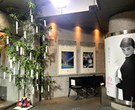 20 渋谷区 株式会社 ダイアナ 本社 ビル エントランス 七夕 造花 装飾