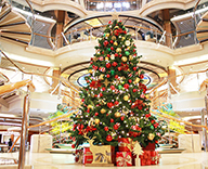 23 大黒埠頭 エントランス クリスマスツリー お正月活け込み 装飾 SEASONS 事例
