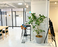 25 大阪市 イベントスペース 家具メーカー インテリア グリーンレンタル hitotoki 事例