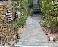 26 心斎橋 植栽地 外構植栽 砂利 HOTEL futatoki 事例