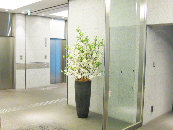 渋谷オフィスビル 造花