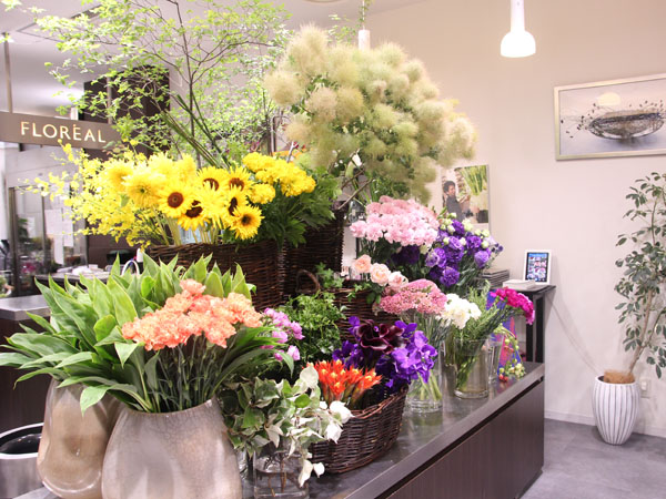 京橋駅にあるお花屋さんまとめ アレンジメントや花束など素敵なフラワーギフトが豊富 Pathee パシー