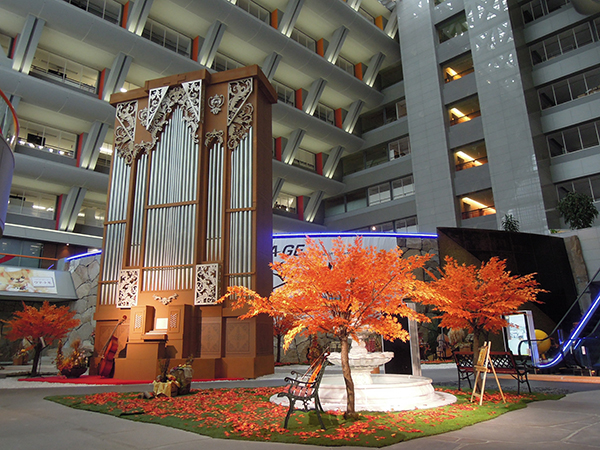 19 SEASONS イベント・空間デザイン装飾 花門フラワーゲート 新ブランド